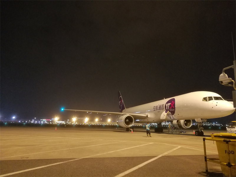 案例1-2：深圳寶安機場高桿燈改造項目.jpg